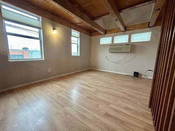 4th image of 718 W Fourth Plain Blvd