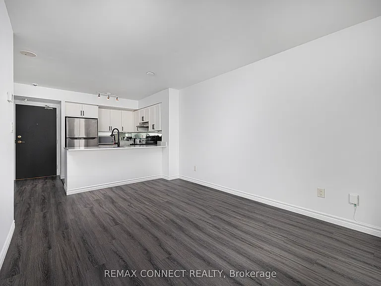 230 King St E #710 — Photo 6