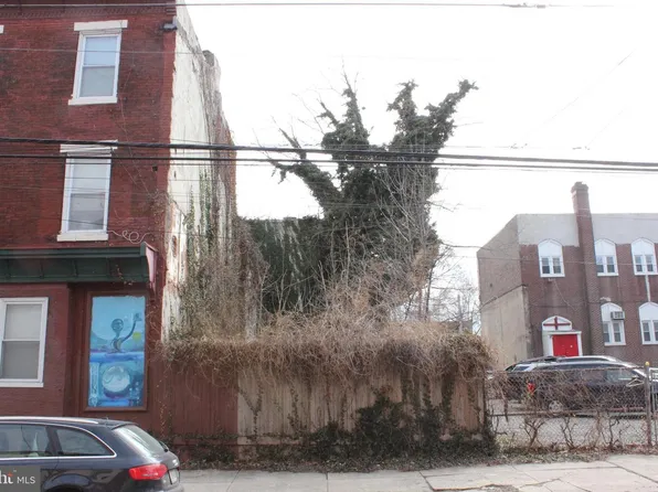 1602 W Thompson St, Philadelphia, PA 19121