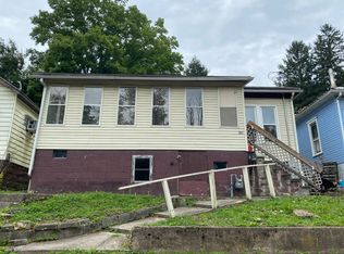 207 Monroe St, Grafton, WV 26354