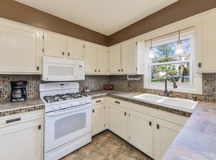 1061 Sweet St NE, Grand Rapids, MI