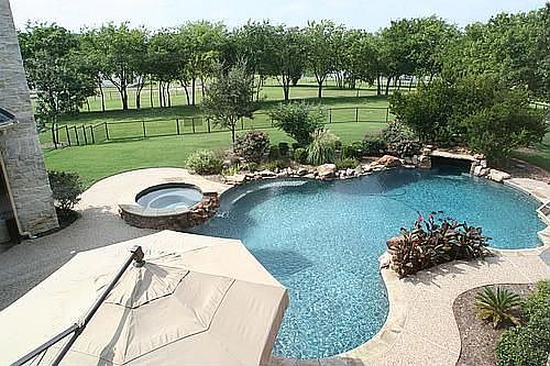 4th image of 2560 Westview Ct