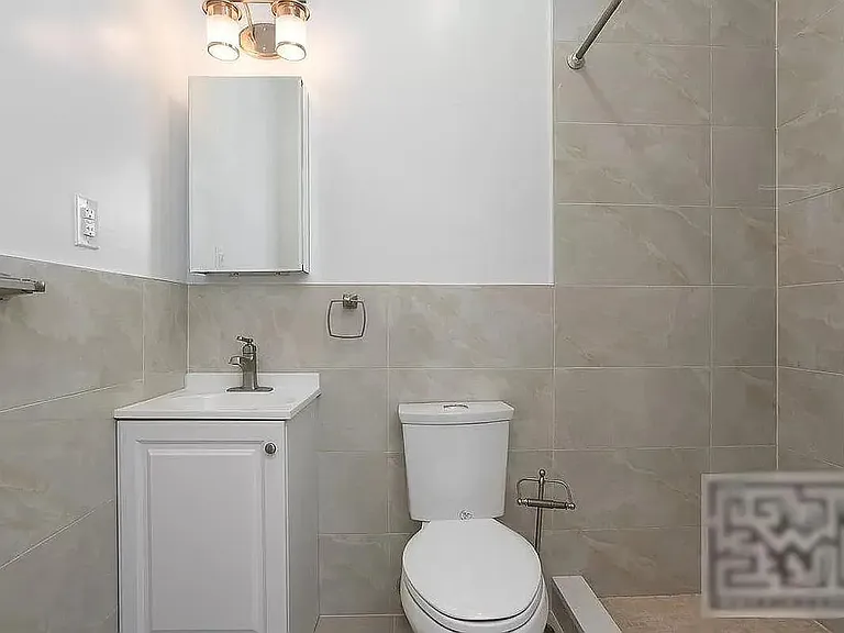 202 S 2nd St #1B — Photo 8