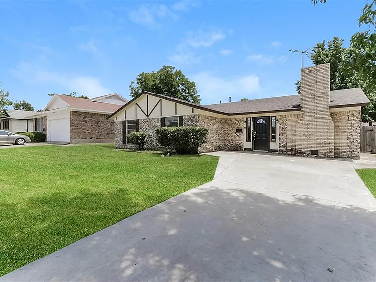 2512 Whitson Way — Photo 2