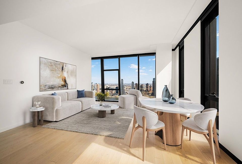 1st image of 626 1st Ave APT W15d