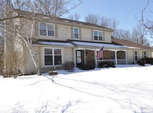 N50W17621 Greenview Ave, Menomonee Falls, WI 53051