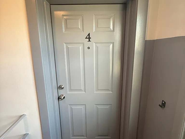 451 Burbank St SE — Photo 2