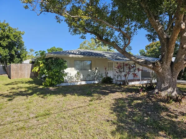 4621 Cronin Dr, Sarasota, FL 34232