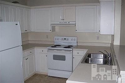 4th image of 636 NE Lanvale Hills Circle