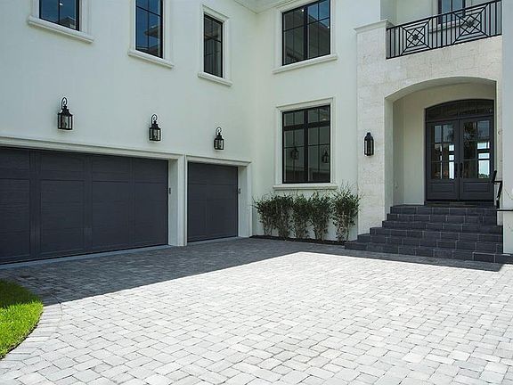 2nd image of 5014 W San Miguel St