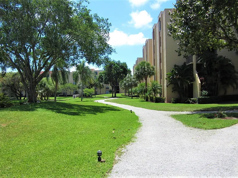 600 Egret Cir #7201 — Photo 20