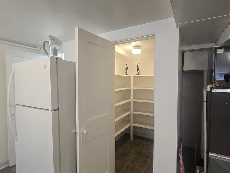 1630 Perry St #B — Photo 13