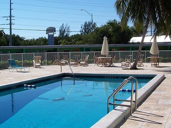 5th image of 7196 Overseas Hwy