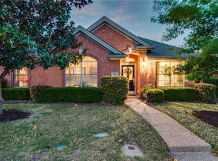 102 Midcrest Dr, Irving, TX 75063