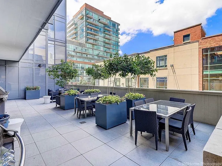105 George St #713 — Photo 38