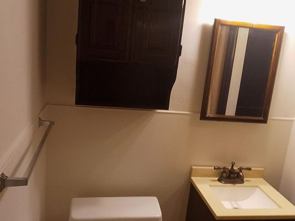 Bathroom vanity/medicine cabinet/cupboard/toilet 2