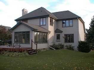 3960 Stratford Rdg, Excelsior, MN 55331