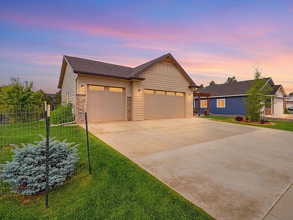 3rd image of 5821 Regal Ct