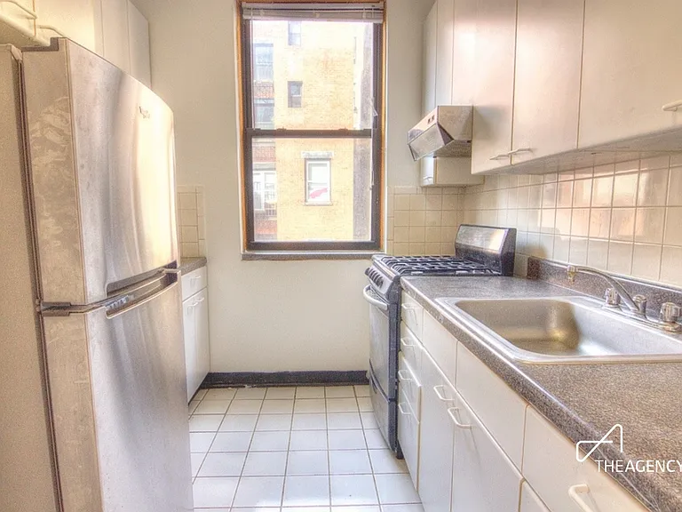 259 W 90th St #3R — Photo 4