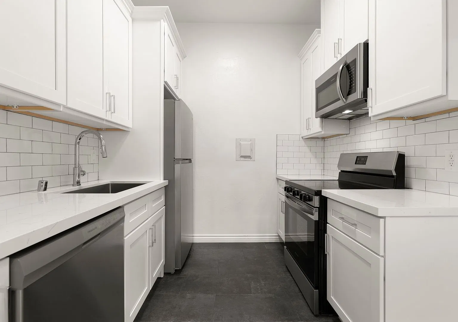 1114 N. Kings Road — Photo 4