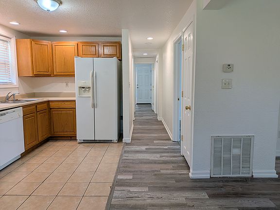 2nd image of 5548 Steffens Ave