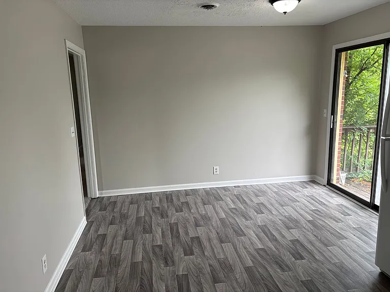 710 Heidi Ct — Photo 5