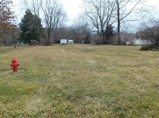 1390 Nursery Rd, Charleston, IL 61920