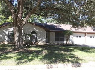 1311 Redbud Trl, Lockhart, TX 78644
