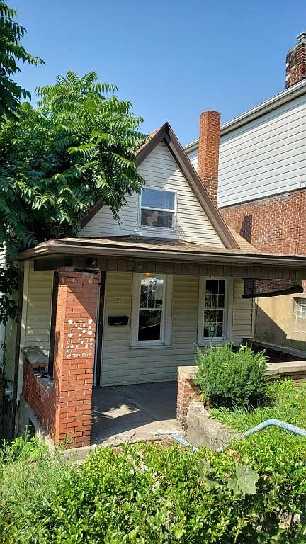 249 Kirk Ave photo 1
