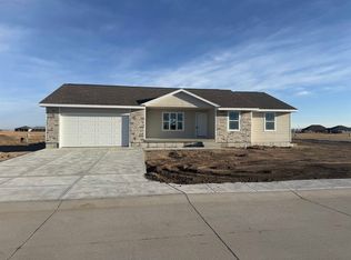 105 Revere Cir, Lexington, NE 68850