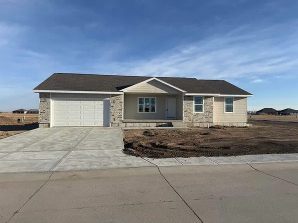 105 Revere Cir, Lexington, NE 68850
