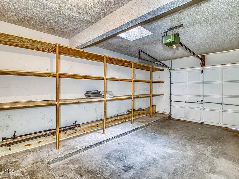 421 Irondale Dr #B — Photo 11