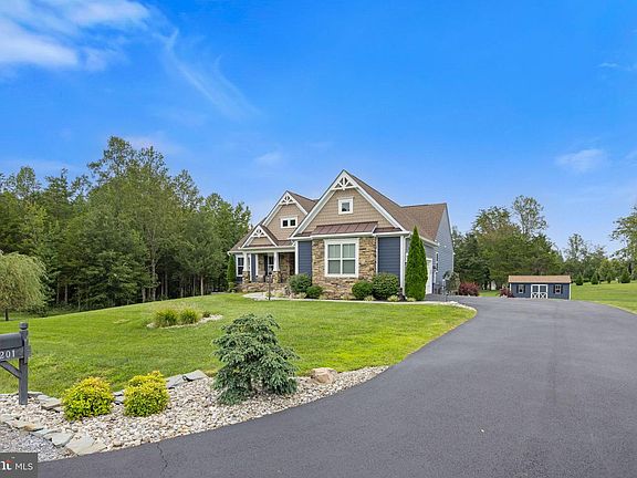 4th image of 201 Saratoga Woods Ln