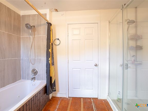 4th image of 2203 E Trinity St