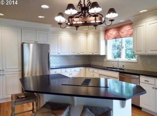 761 18th Ave, Coos Bay, OR 97420