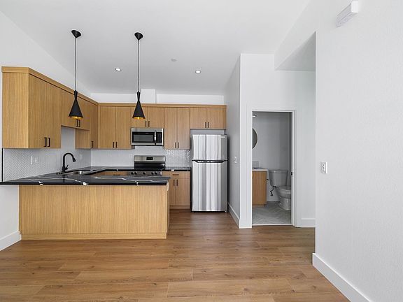 4th image of 7201-7205 Amherst St #7203-2