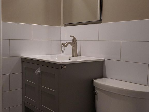 3rd image of 2203 Nob Hill Ave N #2