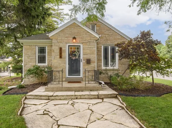 2174 South 107th STREET, West Allis, WI 53227