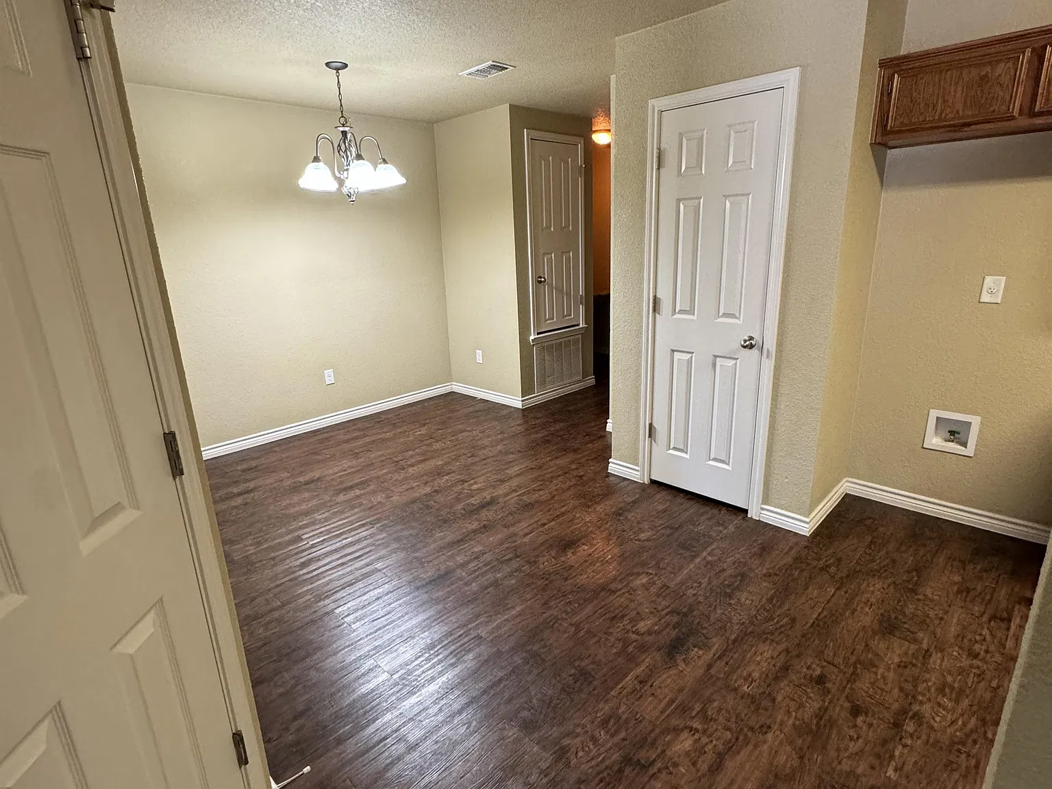 4408 Watercrest - B — Photo 4
