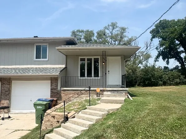 4874 Robin Dr, Omaha, NE 68157