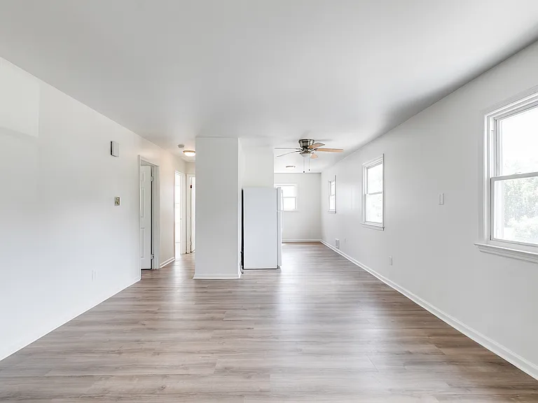 1600 Pollock St #B — Photo 4