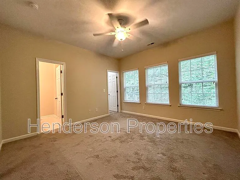 125 Charterhouse Ln — Photo 14