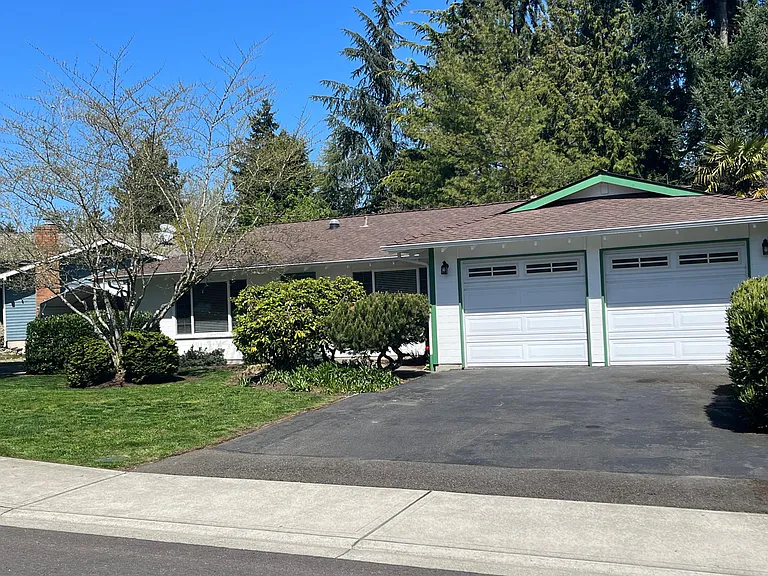 12604 SE 75th St — Photo 1