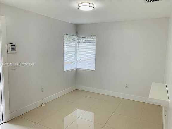 4th image of 12840 NE 6th Ave APT 3
