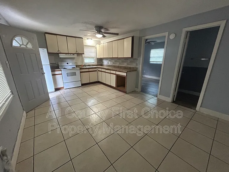 724 Wyatt St #B — Photo 3