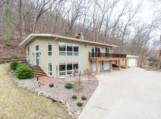 N2056 Wedgewood DRIVE E E, La Crosse, WI 54601