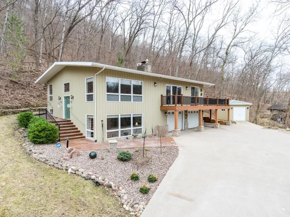 N2056 Wedgewood DRIVE E E, La Crosse, WI 54601