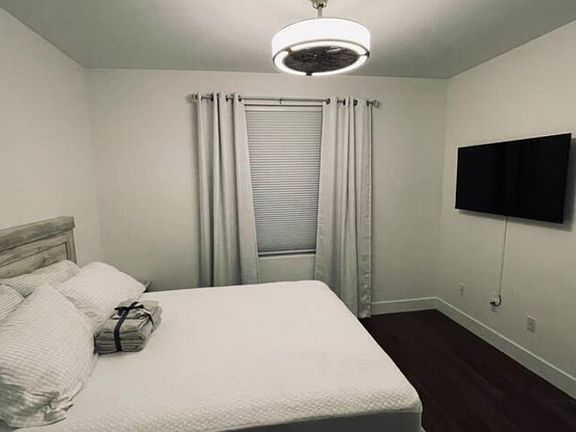 2nd image of 1709 Tamiami Trl Unit 205