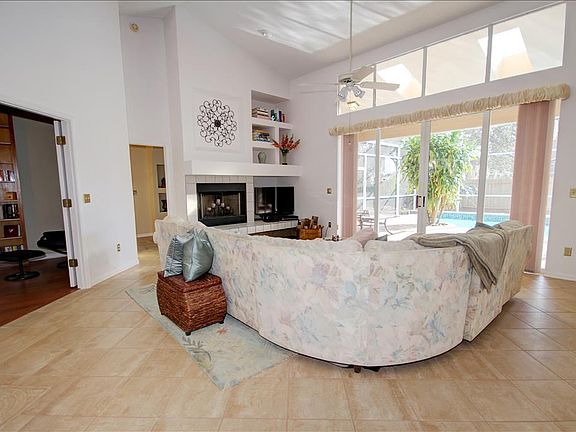 3rd image of 2829 Lexington Ct
