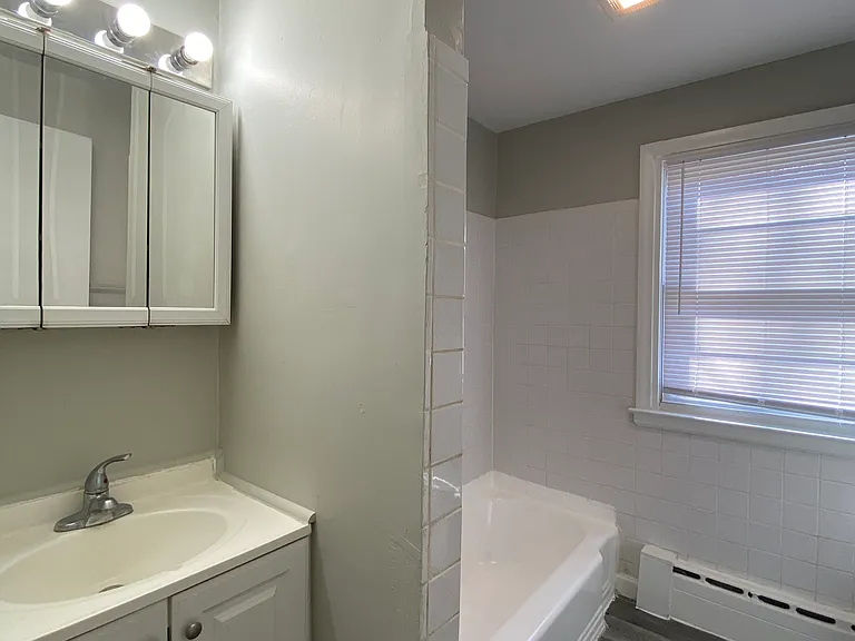 641 Newhall St #1R — Photo 6